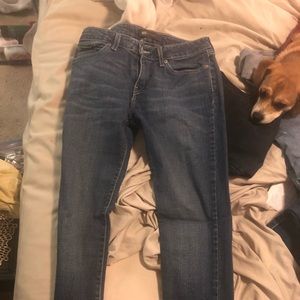 Dark wash levis skinny jeans 535